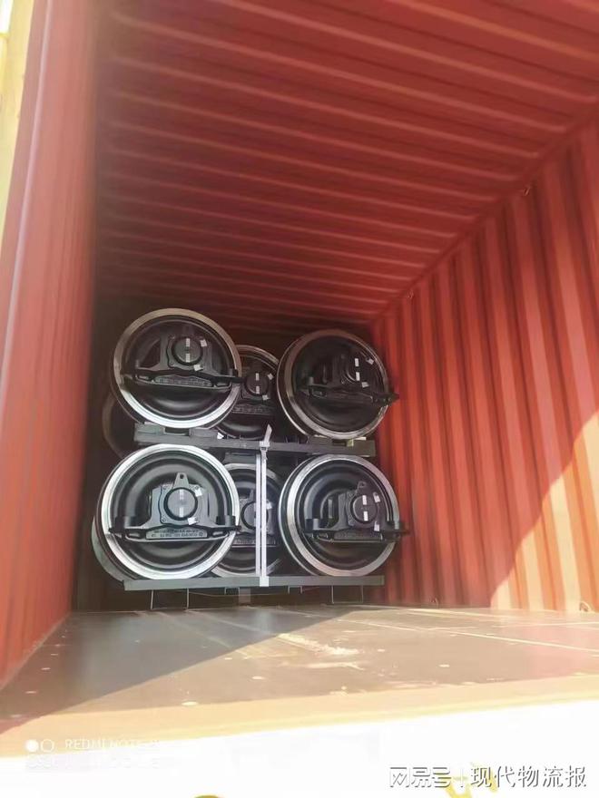 张家港外代顺利操作1400吨货车配件“门到港”欧洲项目